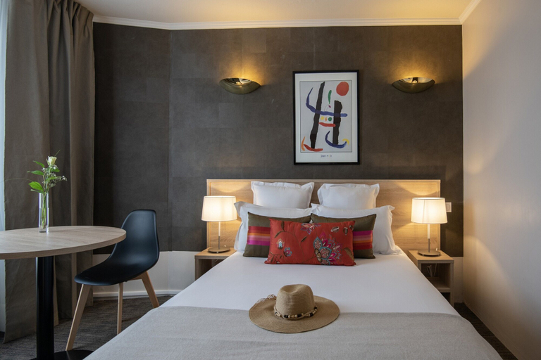 Bedroom 3, Le Cetai Cannes Beach Hotel, Alpes-Maritimes