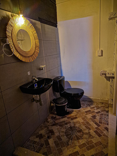 Bathroom, Urban Hostal Bar, Bucaramanga