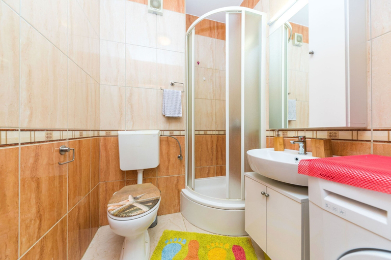 Bathroom, Spacious studio with balcony, close to the Znjan beach, Split