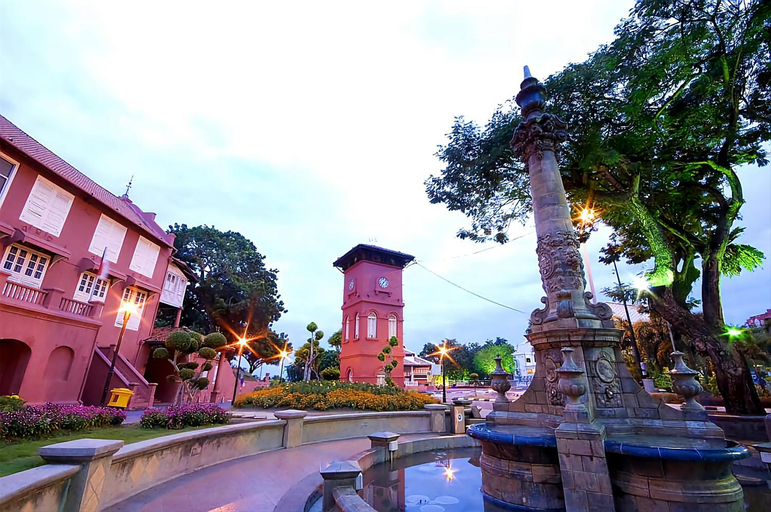 City Central Family Pools J&J Vacation Home@Novo8 , Malacca City