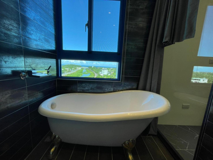 Bathroom 2, Bohemia, Hualien