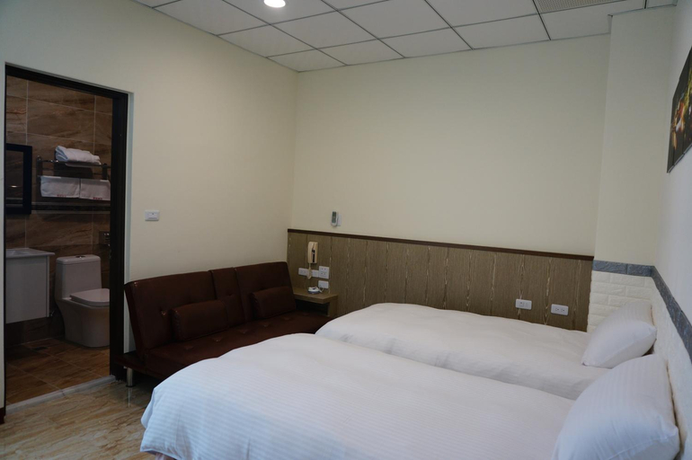 Bedroom 3, chang ju hotel, Taitung