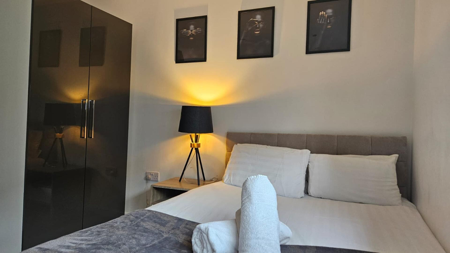Bedroom 3, Lovely 2-bed Apartment in Liverpool, Sefton