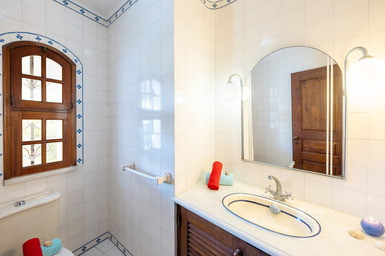 Bathroom 4, Villa Phi Phi, Loulé