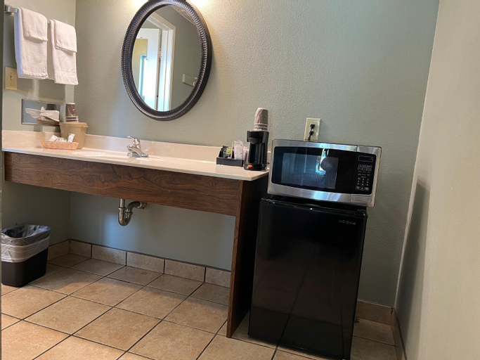 Bathroom 4