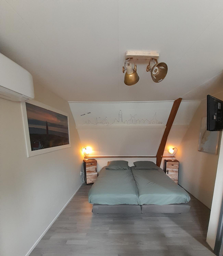 Others 2, 22up Bed & Koffie, Texel