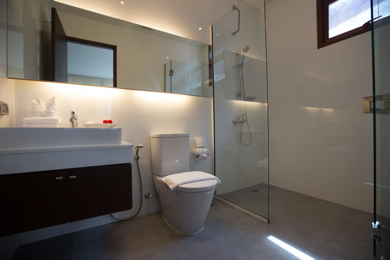 Bathroom 26