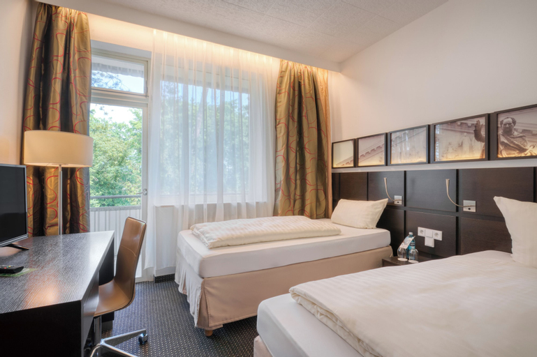Bedroom 2, Waldhotel Mainz, Mainz-Bingen
