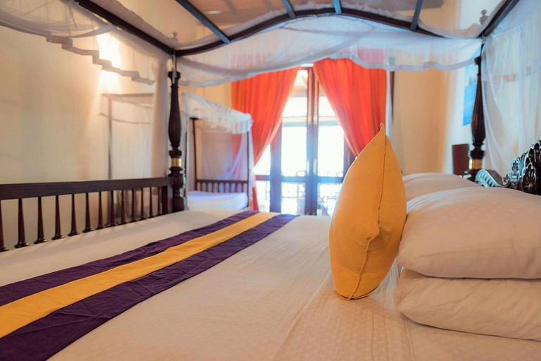 Bedroom 3, South Point Abbey Whole Villa 4 Bedroom (Sleeps 9), Habaraduwa