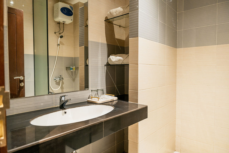 Bathroom 4