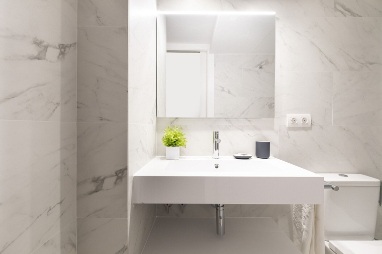 Bathroom 4, Aspasios Las Ramblas Apartments, Barcelona