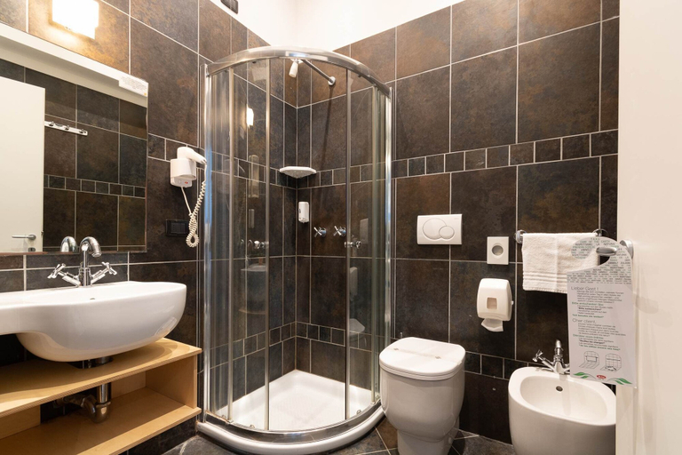 Bathroom 5, Hotel Jonico, Lecce