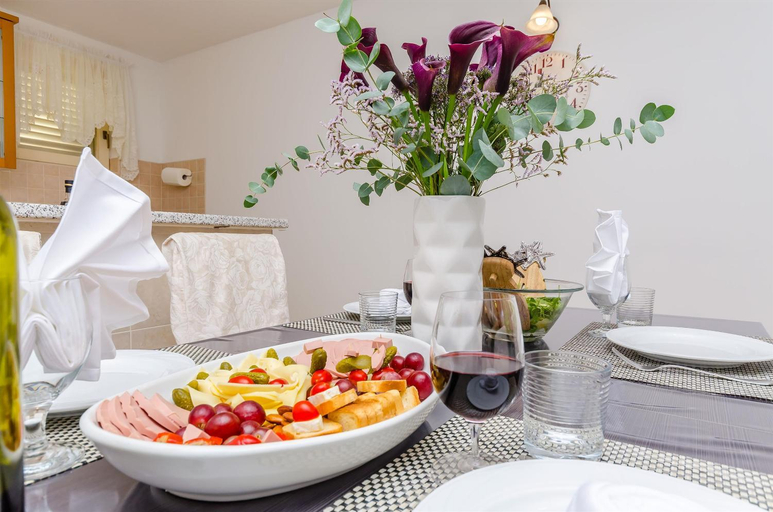 Food & Drinks 5, Apartments Vila Jelka, Jelsa