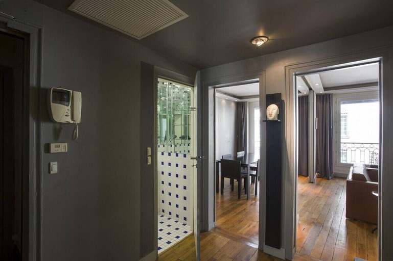 Bathroom 2, Faubourg Saint Honore, Paris