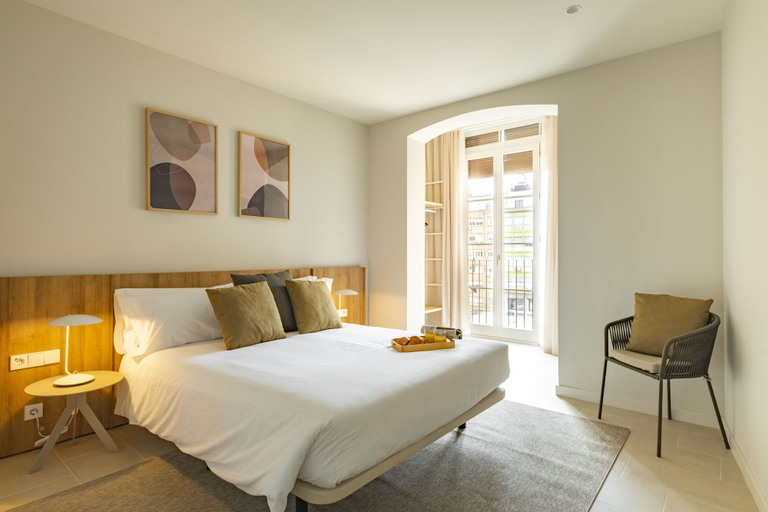 Bedroom 3, Aspasios Garden Apartments, Barcelona