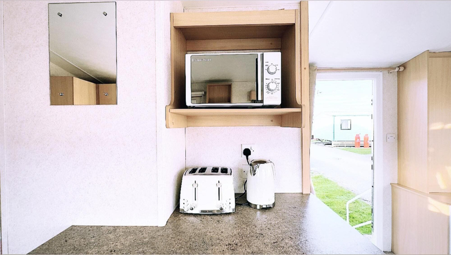 Others 3, Impeccable 2-bed Static Caravan in Morecambe, Lancashire