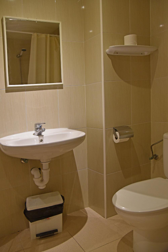Bathroom 4, Apartamentos AR Dosjoimi, Girona