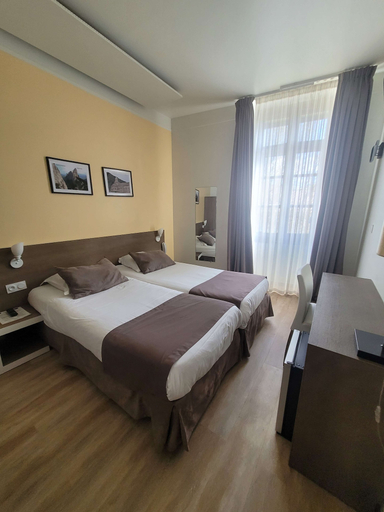 Bedroom 4, Kyriad Orange Centre, Vaucluse