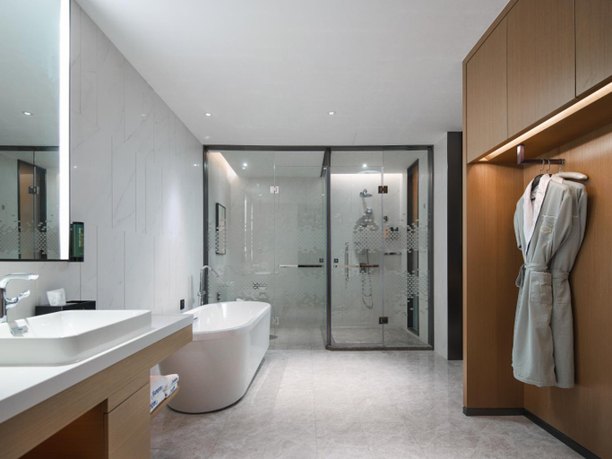 Bathroom 5, Hampton by Hilton Shenzhen Longhua Qinghu, Shenzhen