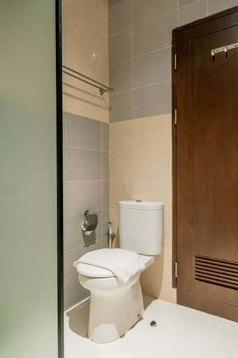 Bathroom 10