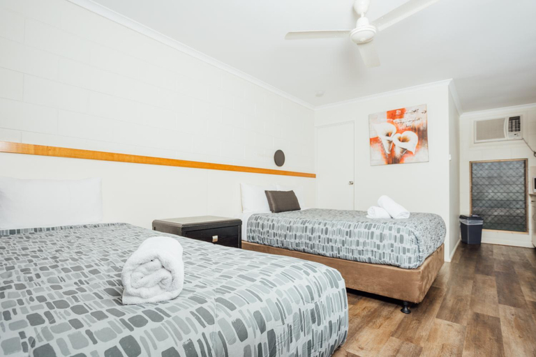 Bedroom 2, Billabong Lodge Motel, Rosslea