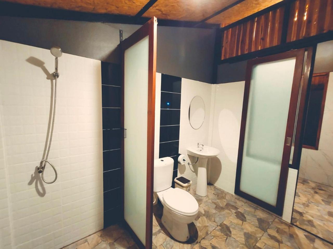 Bathroom 3, Kohmook Nurse House, Kantrang