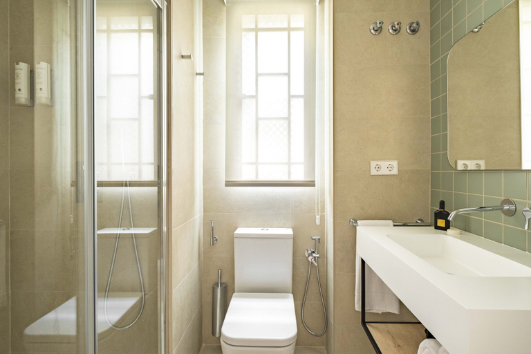 Bathroom 5, Aspasios Garden Apartments, Barcelona