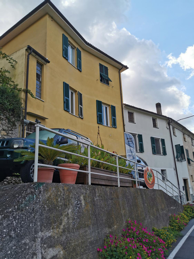 "Lemon Tree House"ideal for families and groups with bike storage, Savona