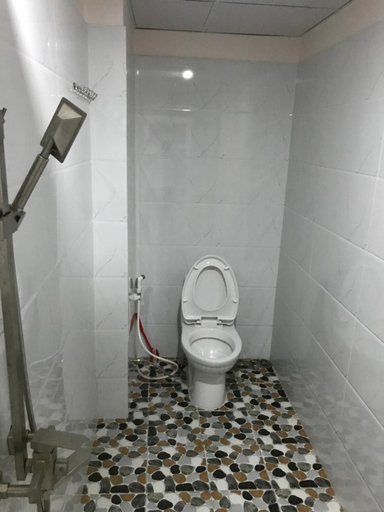 Bathroom 5, Hoang Anh Hotel, Di An