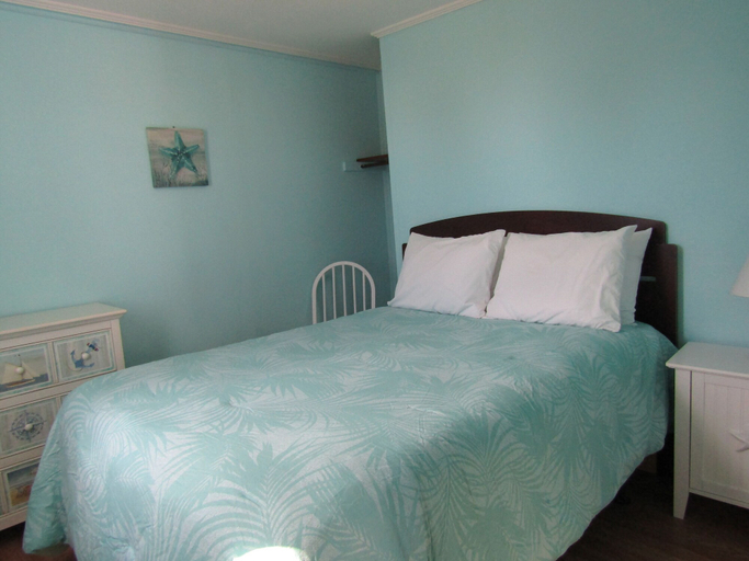 Bedroom 3, Oceana Cottages, Barnstable