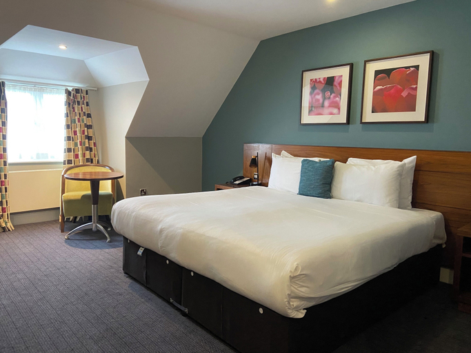 Bedroom 3, Best Western Ship Hotel, Surrey
