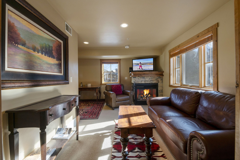 Living area 4, Jupiter Inn, Summit