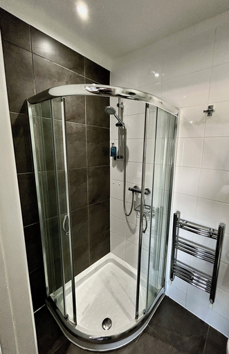 Bathroom 3, Bamboo Guesthouse, Poole