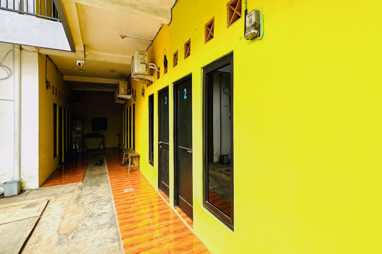 Exterior & Views 2, Penginapan Dison RedPartner, Bekasi