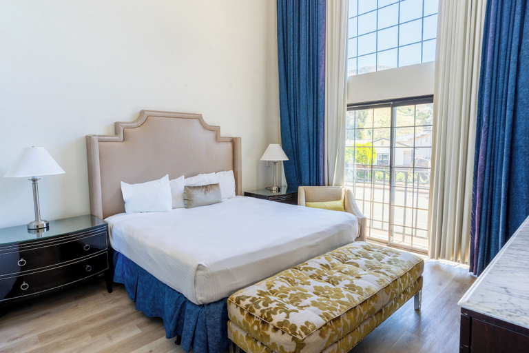 Bedroom 4, Sands Inn & Suites, San Luis Obispo