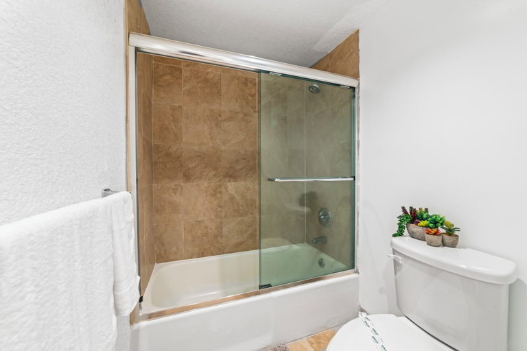 Bathroom 3, Oceanfront Condo With Ocean Views, Broward
