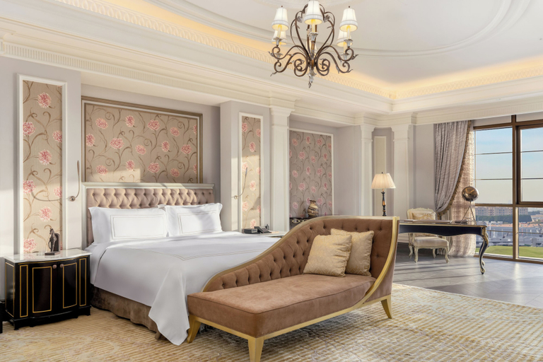 Bedroom 3, Al Habtoor Palace - Preferred Hotels & Resorts, Dubai