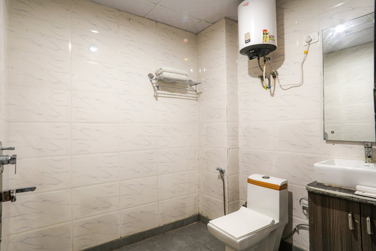 Bathroom 2, The Ansal, Gautam Buddha Nagar