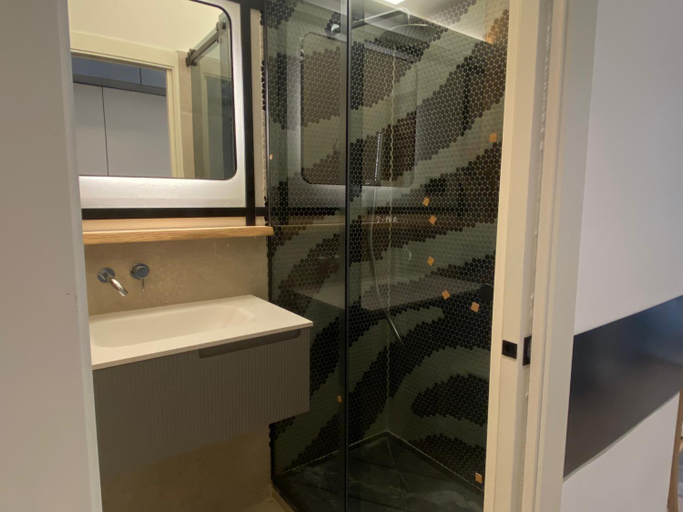 Bathroom 2, Apartamentos Alcala, Madrid