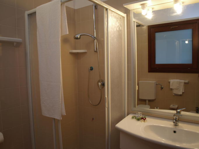 Bathroom 3, Club Esse Gallura Beach, Olbia-Tempio