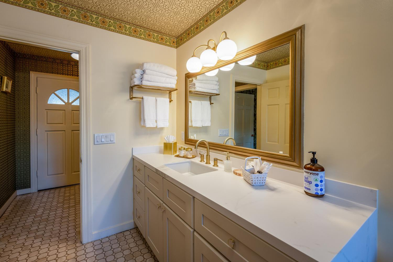 Bathroom 5, Mill Rose Inn, San Mateo