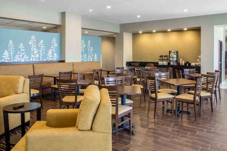 Food & Drinks 5, Sleep Inn & Suites Fort Dodge, Webster