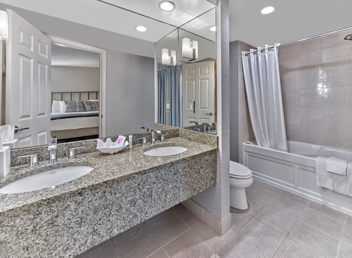 Bathroom 4, Henlopen Oceanfront Hotel, Sussex