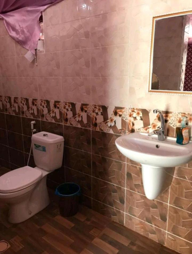 Bathroom 3, moon city with jeep trips, Quaira