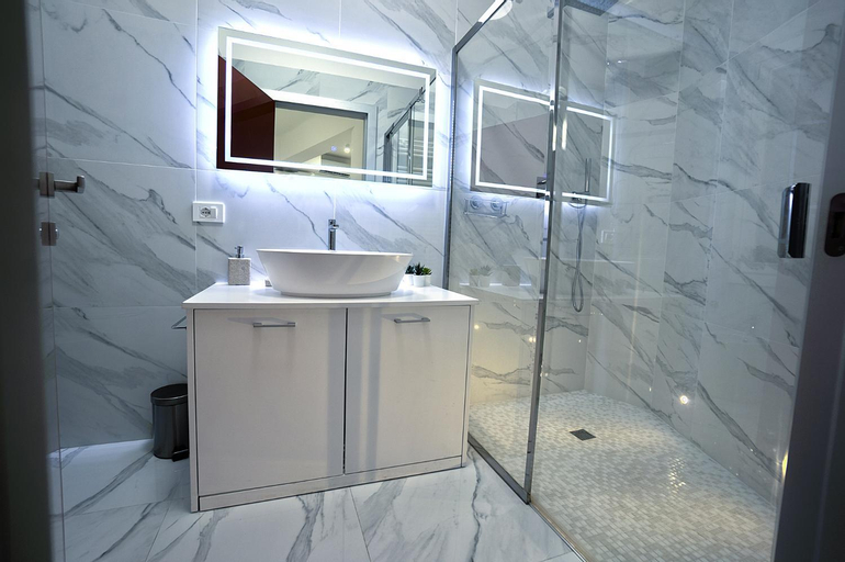 Bedroom 5, the SIVA apartments - Via Fiume, 29, Imperia