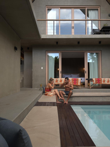Swimming Pool 2
