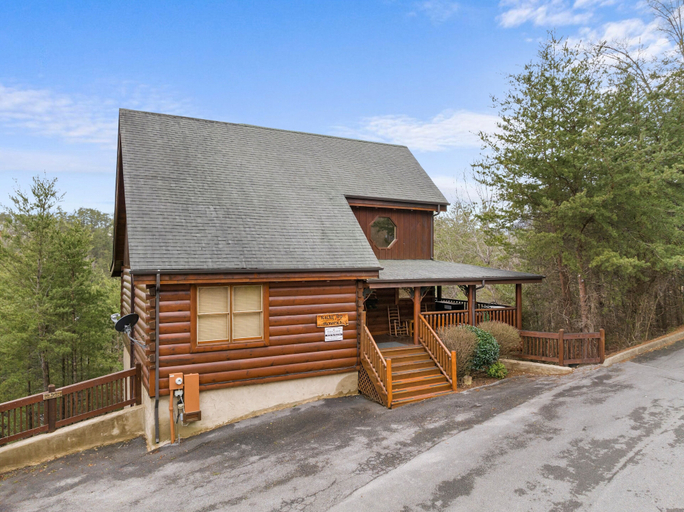 Exterior & Views 2, Rocky Top Memories, Sevier