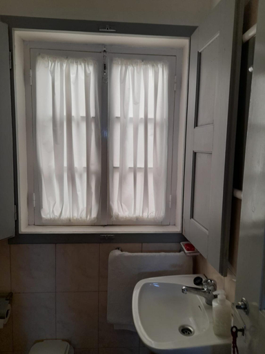Bathroom 3, Casa da Tia Lena, Coimbra