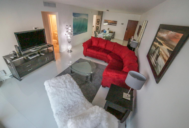 Others 5, Beautiful penthouse condo with stunning views of both ocean and city, Broward