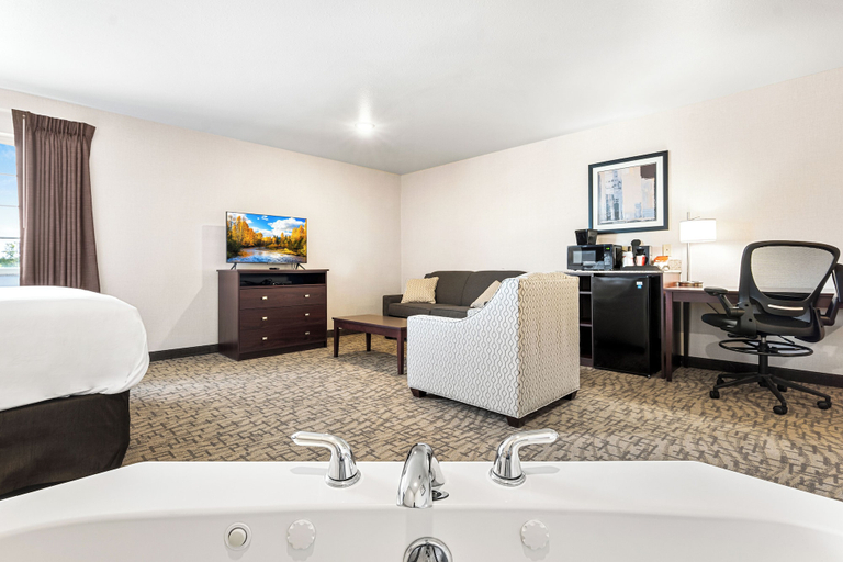 Bathroom 5, Boarders Inn & Suites by Cobblestone Hotels - Shawano, Shawano
